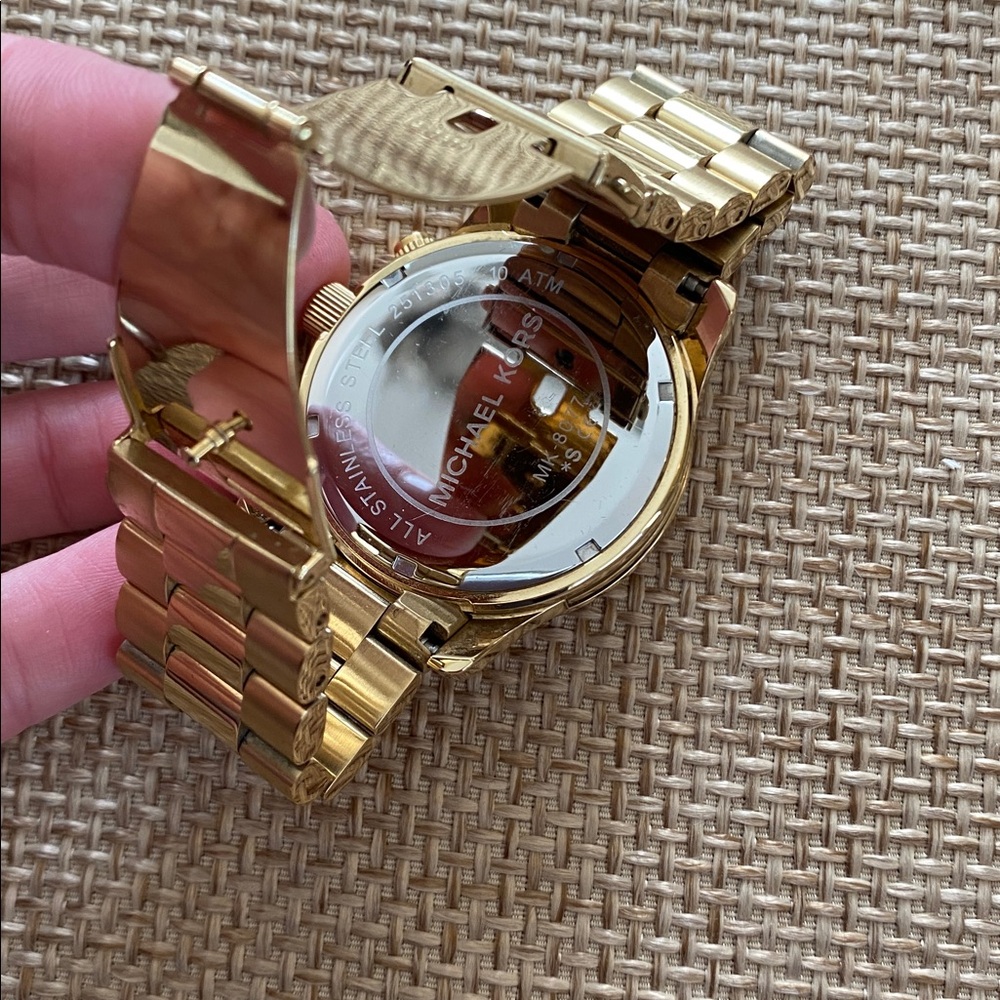 Michael Kors Gold-Tone Men's oversized Chronograph Watch NWT - Picture 4 of 10